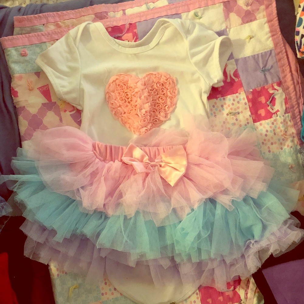 2 piece girls <3 onesie & tutu!